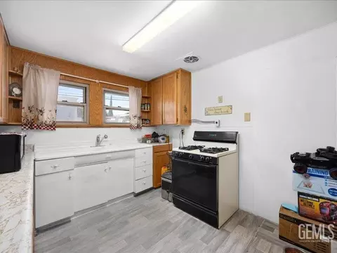 121 Lucard, Taft, CA 93268 photo 16