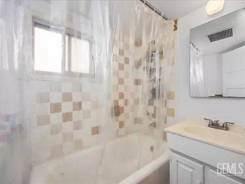 121 Lucard, Taft, CA 93268 photo 22
