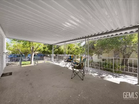 121 Lucard, Taft, CA 93268 photo 6