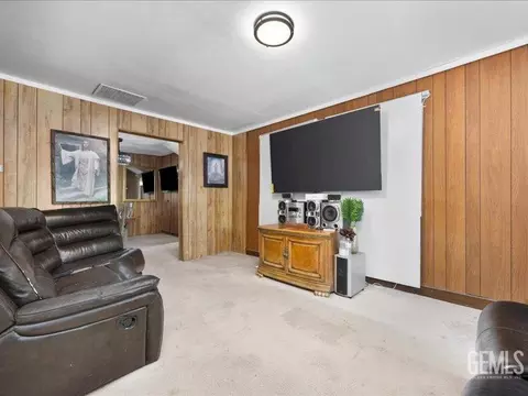 121 Lucard, Taft, CA 93268 photo 7