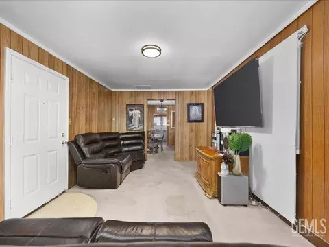 121 Lucard, Taft, CA 93268 photo 8