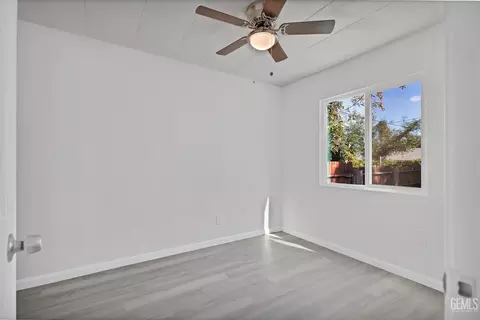 Bedroom - 131 Oak St, Taft, CA 93268 photo 3 of 4