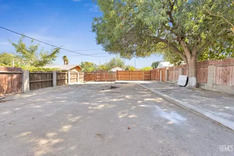 Exterior - 131 Oak St, Taft, CA 93268 photo 1 of 2