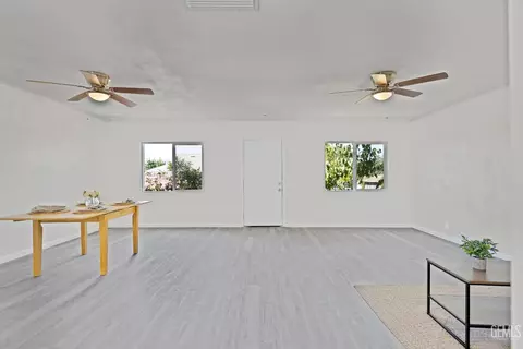 Living - 131 Oak St, Taft, CA 93268 photo 3 of 3