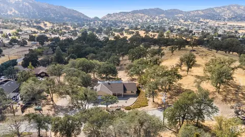 17741 Buckpasser Pl, Tehachapi, CA 93561 photo 3