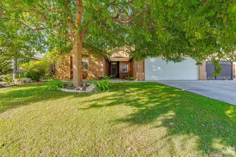 12418 Grand Teton Dr, Bakersfield, CA 93312