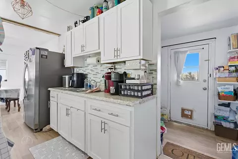 Kitchen - 4221 Roxy Ln, Shafter, CA 93263 photo 2 of 3