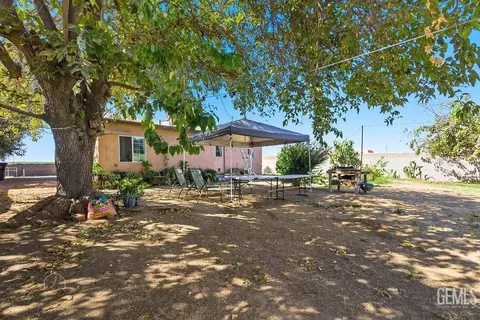 Exterior - 4221 Roxy Ln, Shafter, CA 93263 photo 6 of 8