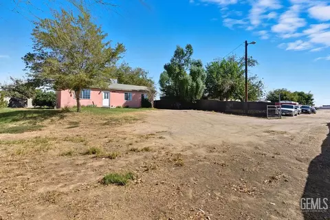 Exterior - 4221 Roxy Ln, Shafter, CA 93263 photo 8 of 8