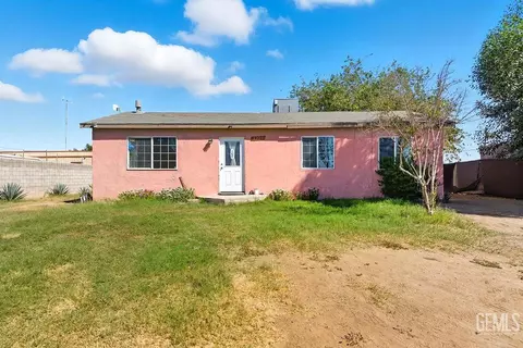 Exterior - 4221 Roxy Ln, Shafter, CA 93263 photo 2 of 8