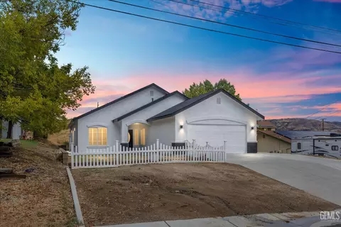 21021 Brentwood Dr, Tehachapi, CA 93561 photo 1