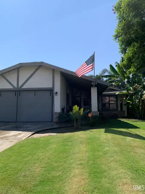 10617 Sunset Canyon Dr, Bakersfield, CA 93311