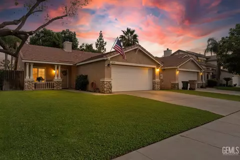 3730 Amur Maple Dr, Bakersfield, CA 93311