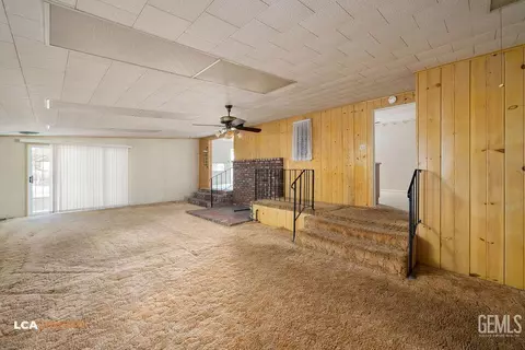Living - 721 Buchanan St, Taft, CA 93268 photo 4 of 6