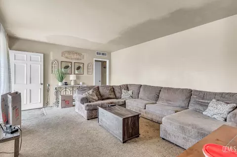 3720 Apache Ave, Bakersfield, CA 93309 photo 5