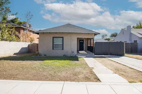 1921 Forrest St, Bakersfield, CA 93304