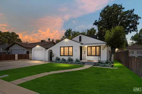 327 Highland Dr, Bakersfield, CA 93308
