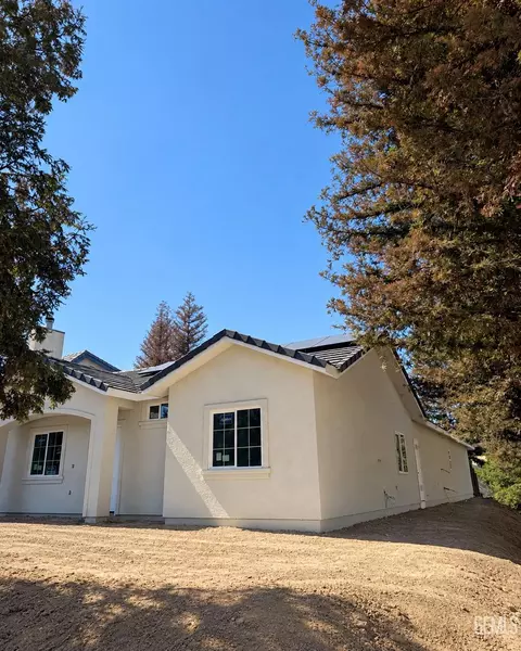 5912 Cedar Falls Dr, Bakersfield, CA 93306 photo 3
