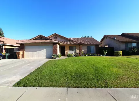 4809 Encore Ct, Bakersfield, CA 93313