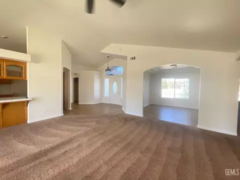 Living - 28190 Braeburn Pl, Tehachapi, CA 93561 photo 1 of 4