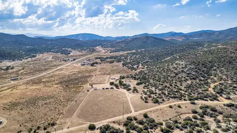 24701 Chimanimani Ct, Tehachapi, CA 93561 photo 4