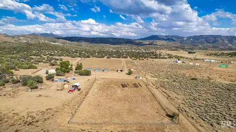 24701 Chimanimani Ct, Tehachapi, CA 93561 photo 22