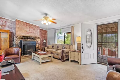 24701 Chimanimani Ct, Tehachapi, CA 93561 photo 6