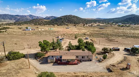24701 Chimanimani Ct, Tehachapi, CA 93561 photo 3