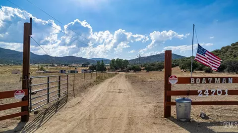 24701 Chimanimani Ct, Tehachapi, CA 93561
