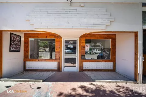 428 Center St #A, Taft, CA 93268