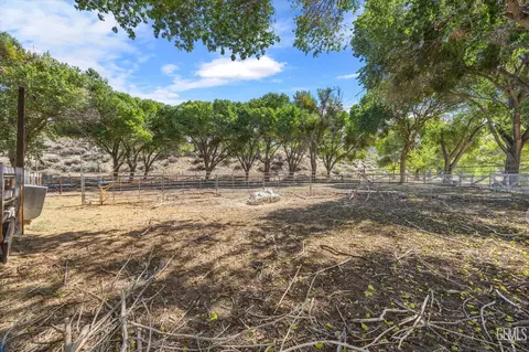 8109 S Kelso Valley Rd, Weldon, CA 93283 photo 44