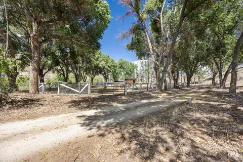 8109 S Kelso Valley Rd, Weldon, CA 93283 photo 46