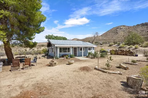 8109 S Kelso Valley Rd, Weldon, CA 93283 photo 3
