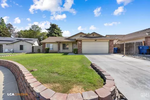 4715 Peacock Ct, Bakersfield, CA 93313