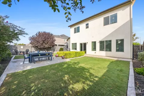 Exterior - 6115 Cape Cod Ave, Bakersfield, CA 93313 photo 7 of 14