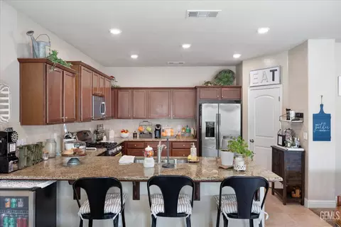 Kitchen - 6115 Cape Cod Ave, Bakersfield, CA 93313 photo 2 of 6