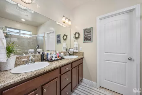 Bath - 6115 Cape Cod Ave, Bakersfield, CA 93313 photo 1 of 1