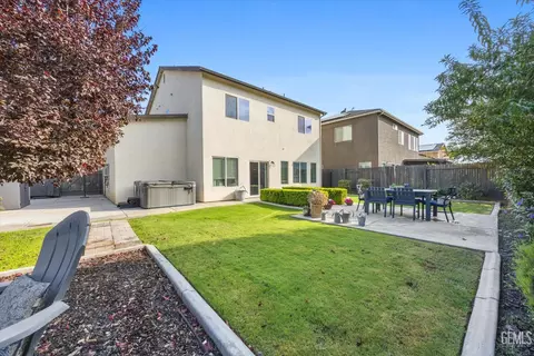 Exterior - 6115 Cape Cod Ave, Bakersfield, CA 93313 photo 10 of 14