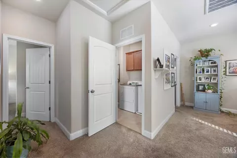 Entry Way - 6115 Cape Cod Ave, Bakersfield, CA 93313 photo 14 of 14