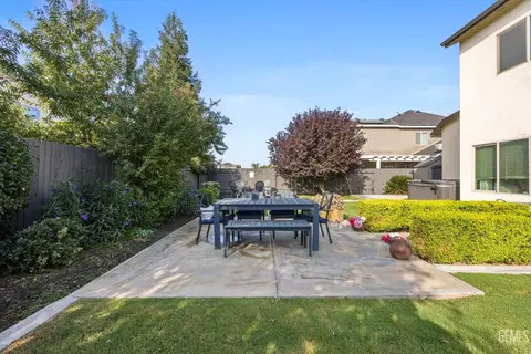 Exterior - 6115 Cape Cod Ave, Bakersfield, CA 93313 photo 8 of 14