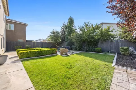 Exterior - 6115 Cape Cod Ave, Bakersfield, CA 93313 photo 12 of 14
