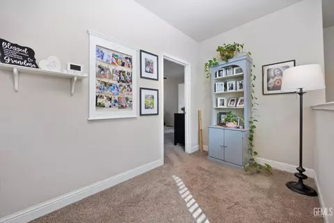 Entry Way - 6115 Cape Cod Ave, Bakersfield, CA 93313 photo 8 of 14