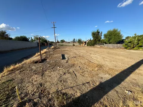 1034 11th St, Wasco, CA 93280 photo 3