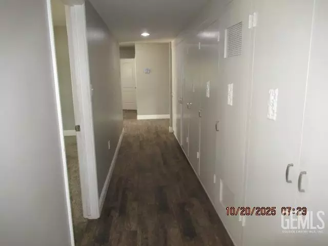 Entry Way - 916 Oak Ave, Wasco, CA 93280 photo 3 of 3