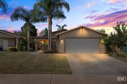 5908 Sarona St, Bakersfield, CA 93308