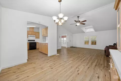 612 44th St, Bakersfield, CA 93301 photo 11