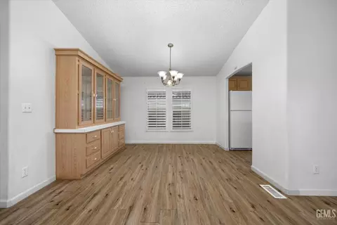 612 44th St, Bakersfield, CA 93301 photo 9