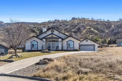 17621 Arlington Pl, Tehachapi, CA 93561 photo 1