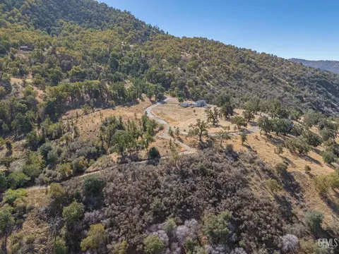 27201 El Camino Dr, Tehachapi, CA 93561 photo 1