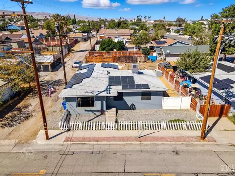 View/Area - 615 2nd St, Taft, CA 93268 photo 1 of 4
